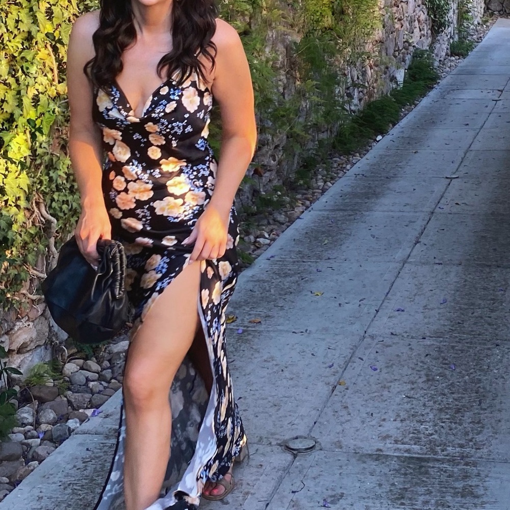 Elegant Floral Maxi Dress in Black and Gold